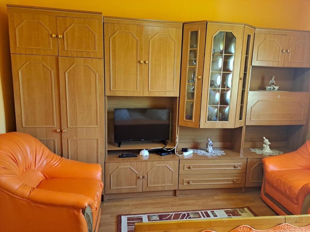 Отель Casa Dana Хацег Экстерьер фото